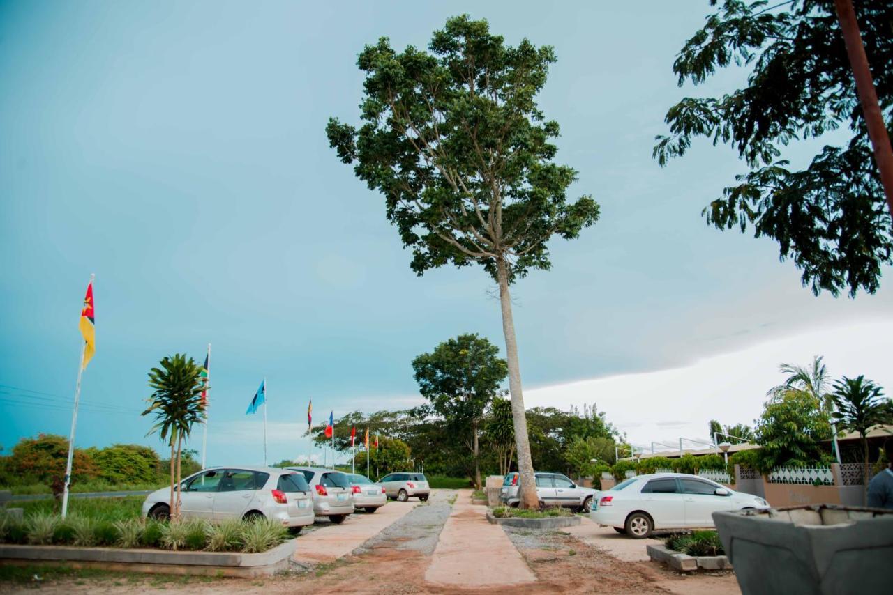 Milpark Hotel Cafumpe Exterior foto